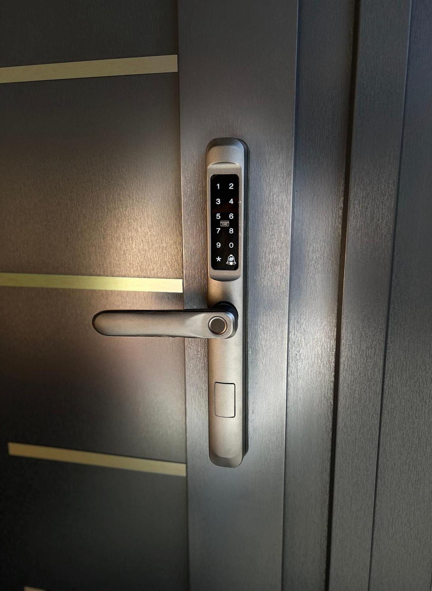 Monarc Boutique Aparthotel - Self Check-In Visan Exteriér fotografie