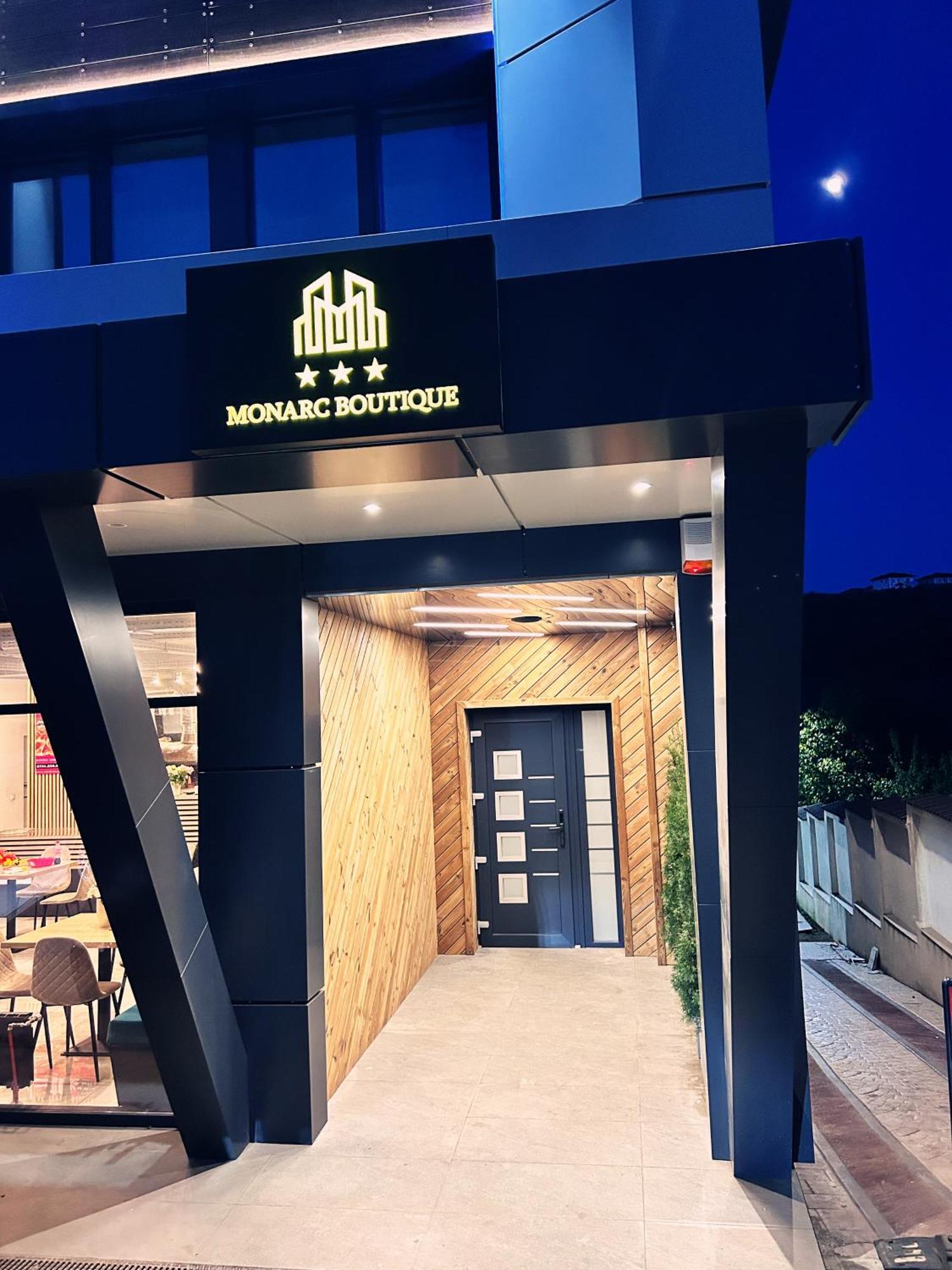 Monarc Boutique Aparthotel - Self Check-In Visan Exteriér fotografie