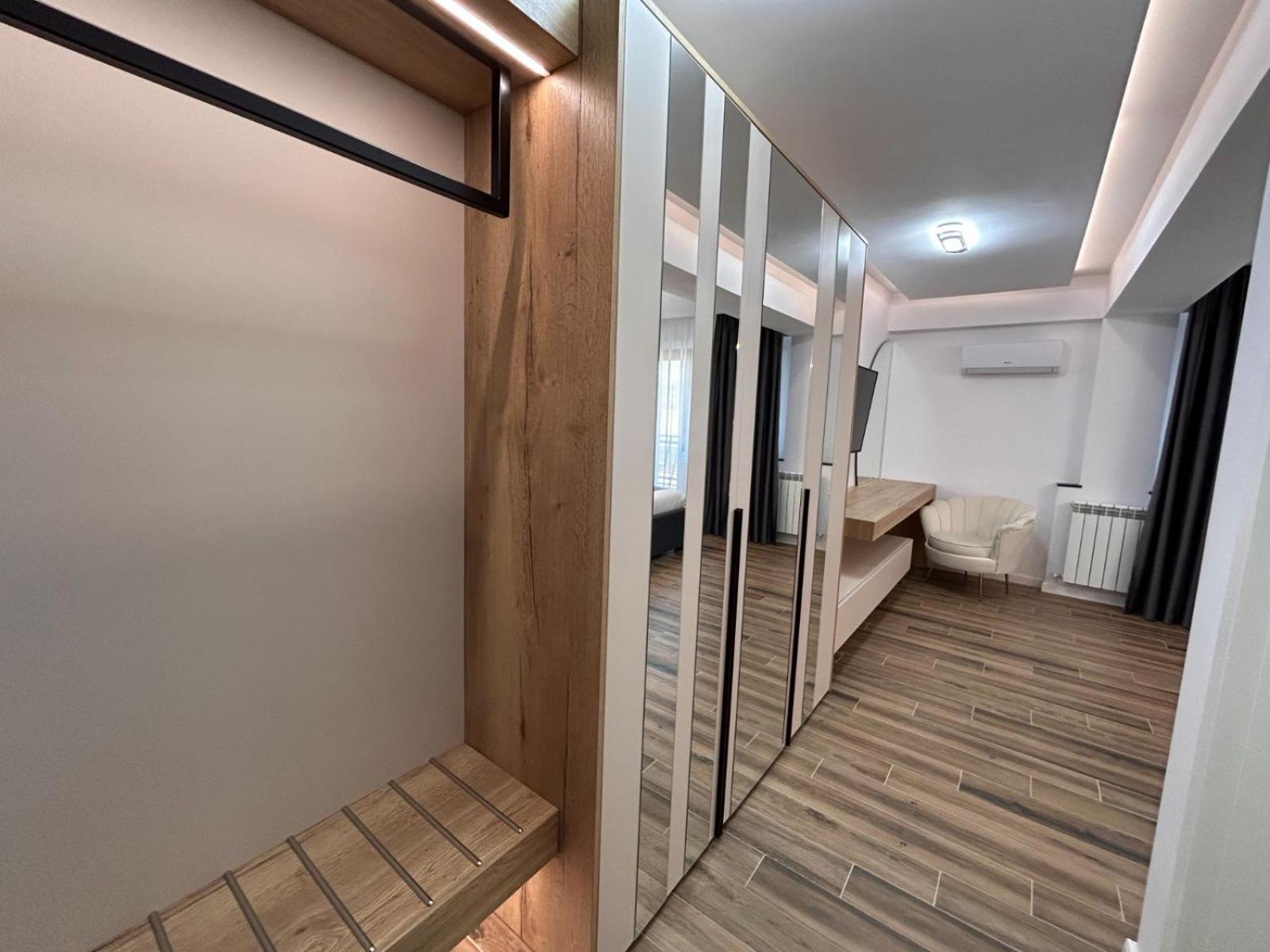 Monarc Boutique Aparthotel - Self Check-In Visan Exteriér fotografie
