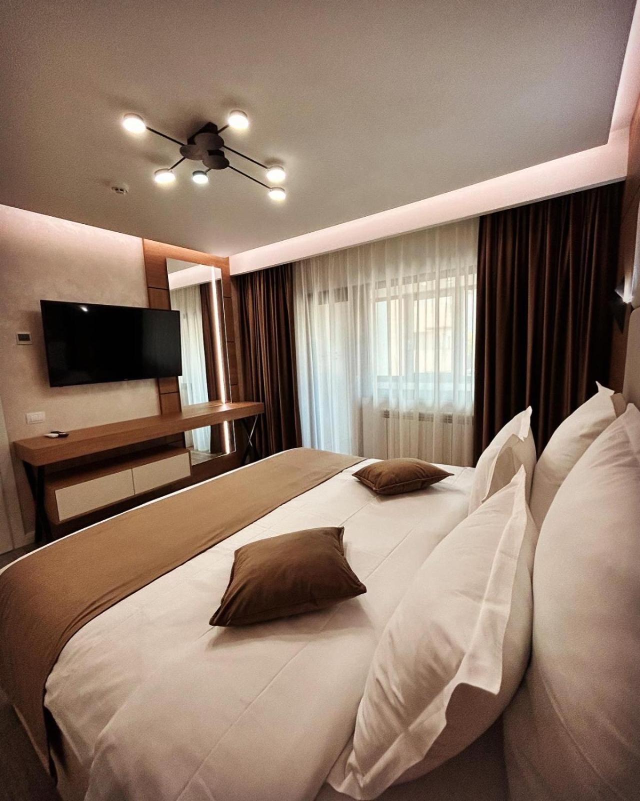 Monarc Boutique Aparthotel - Self Check-In Visan Exteriér fotografie