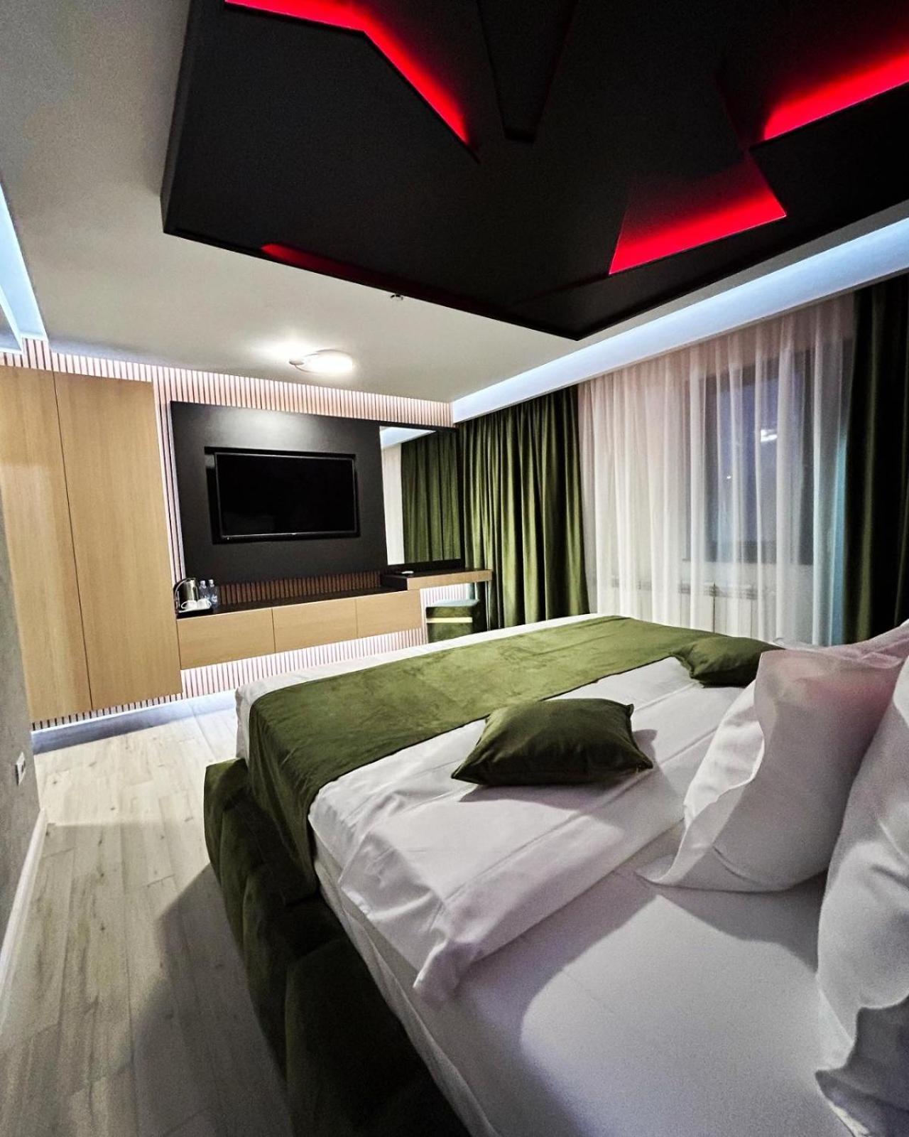 Monarc Boutique Aparthotel - Self Check-In Visan Exteriér fotografie