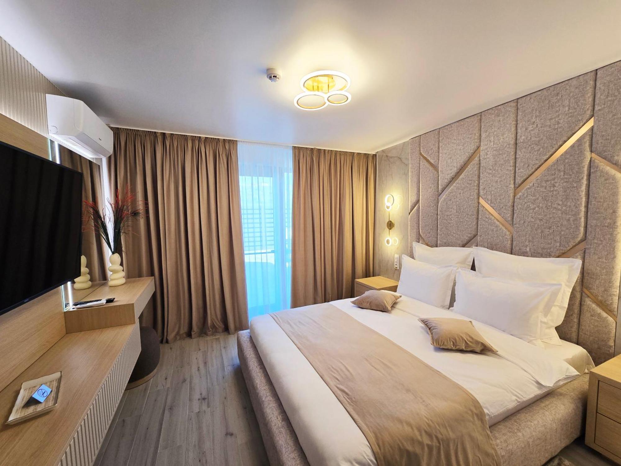 Monarc Boutique Aparthotel - Self Check-In Visan Exteriér fotografie